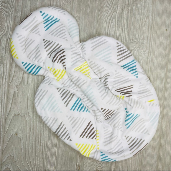 4moms Mamaroo Reversible Newborn Insert Triangle seat cushion limited edition - Picture 3 of 3